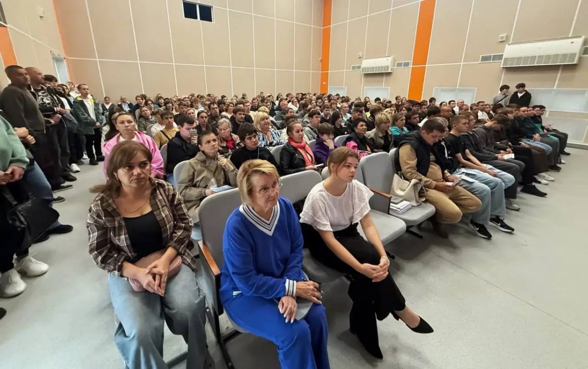 С наступлением нового учебного года в рамках областного мероприятия «Внимание — дети!» подмосковные автоинспекторы усиленно работают с родительским сообществом С наступлением нового учебного года в рамках областного мероприятия «Внимание — дети!» подмосковные автоинспекторы усиленно работают с родительским сообществом