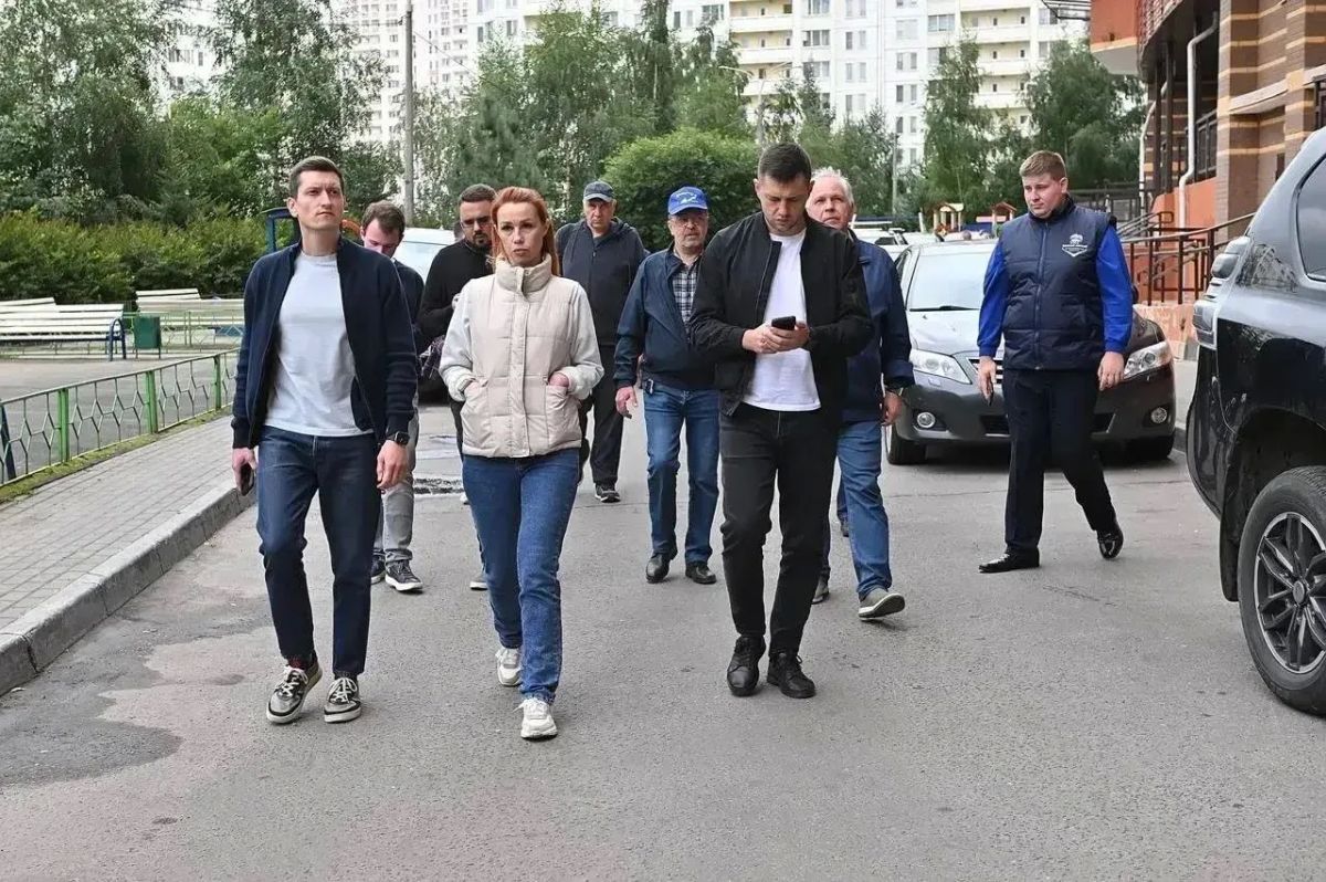 Дмитрий Семёнов провёл обход в микрорайоне Юго-Западный Дмитрий Семёнов провёл обход в микрорайоне Юго-Западный