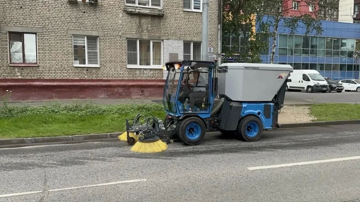 Современная техника помогает коммунальным службам в работе Современная техника помогает коммунальным службам в работе
