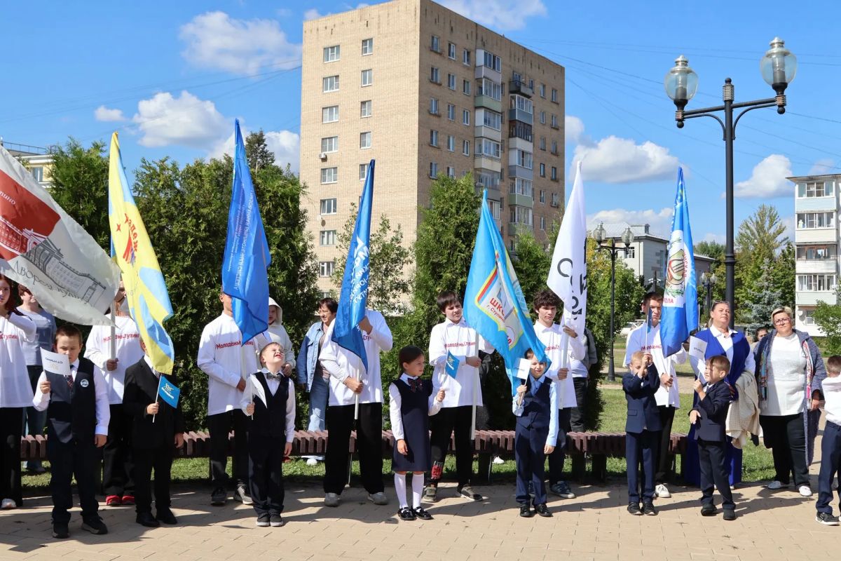 Сергей Мужальских: Подняли флаг Ступино в честь 88-летия города Сергей Мужальских: Подняли флаг Ступино в честь 88-летия города