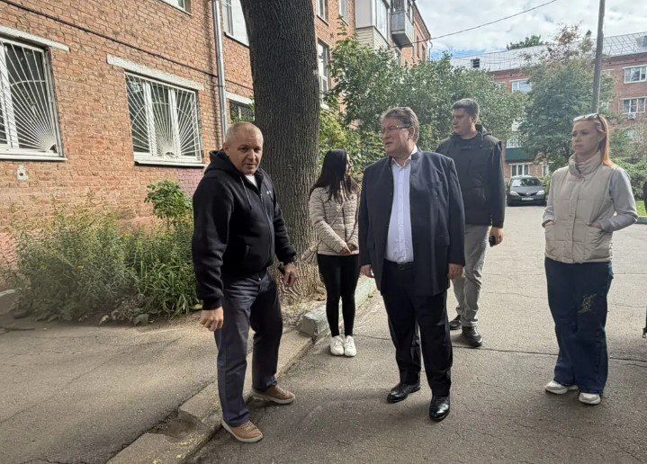 Заместитель главы городского округа Подольск Евгений Градсков провёл обход в микрорайоне Ивановский Заместитель главы городского округа Подольск Евгений Градсков провёл обход в микрорайоне Ивановский