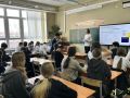 К доске: в Долгопрудном к работе в школах приступают 17 молодых педагогов