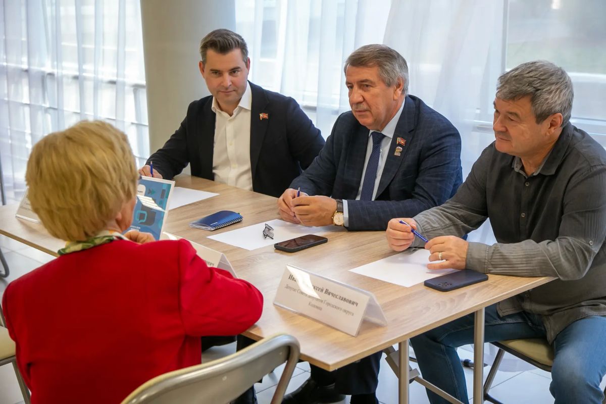 Александр Гречищев: Вместе с заместителем министра здравоохранения Московской области Еленой Штукиной и главным врачом Коломенской больницы Николаем Макаровым провели в Коломне тематическую выездную администрацию Александр Гречищев: Вместе с заместителем министра здравоохранения Московской области Еленой Штукиной и главным врачом Коломенской больницы Николаем Макаровым провели в Коломне тематическую выездную администрацию