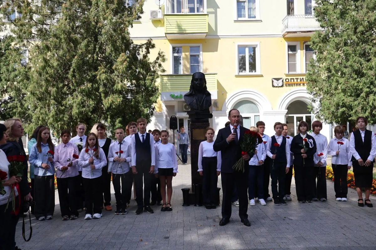 В сквере Новикова почтили память просветителя в День города Ступино В сквере Новикова почтили память просветителя в День города Ступино