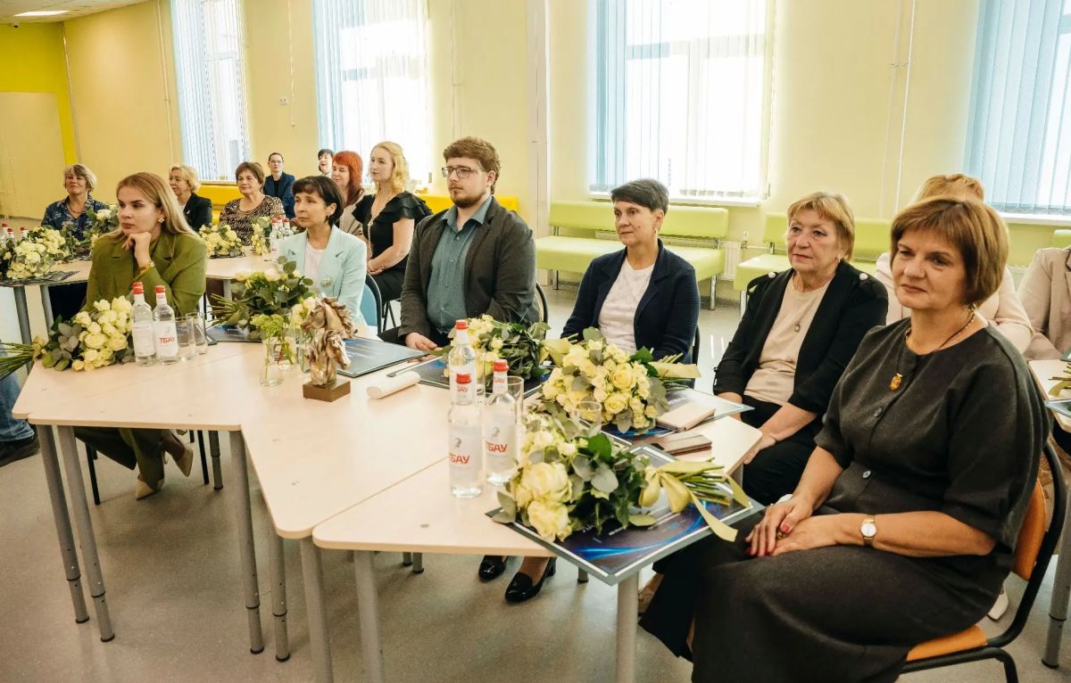 Максим Красноцветов: Сегодня состоялась Августовская педагогическая конференция «Вектор – 2026: от цифр к смыслам» Максим Красноцветов: Сегодня состоялась Августовская педагогическая конференция «Вектор – 2026: от цифр к смыслам»