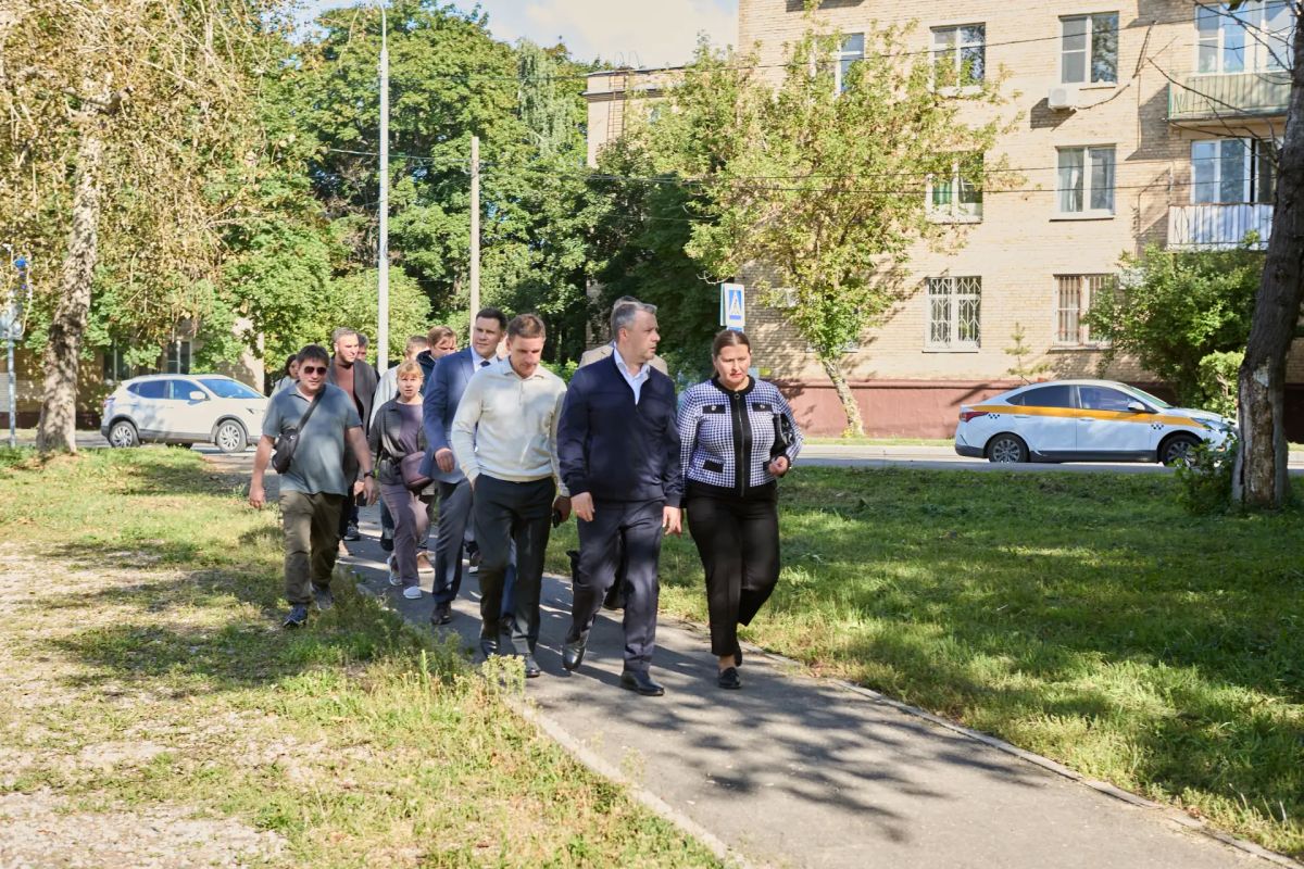 Сергей Лукичев провёл обход в микрорайоне Керамик в Балашихе Сергей Лукичев провёл обход в микрорайоне Керамик в Балашихе