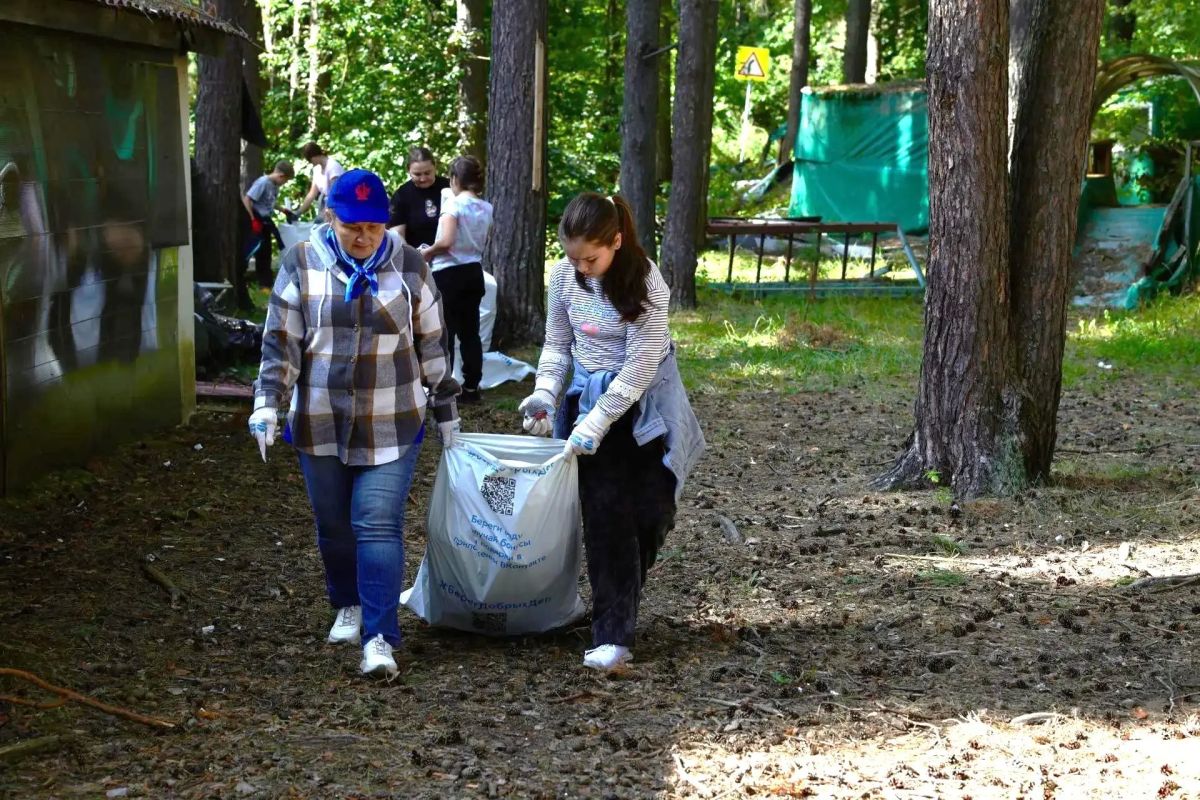 Экологическая акция «Вода России» прошла на берегу канала имени Москвы в районе деревень Новосельцево и Степаньково Экологическая акция «Вода России» прошла на берегу канала имени Москвы в районе деревень Новосельцево и Степаньково