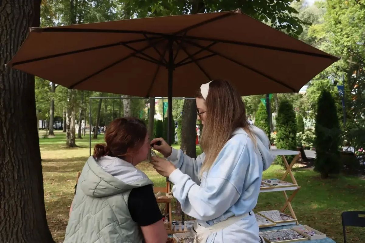 Мастера, волонтёры и танцоры: чем удивлял парк в День города Мастера, волонтёры и танцоры: чем удивлял парк в День города