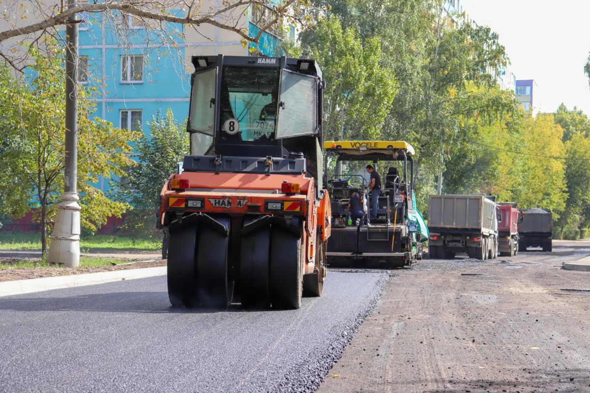 В Реутове приступили к укладке асфальта на Лесной улице В Реутове приступили к укладке асфальта на Лесной улице