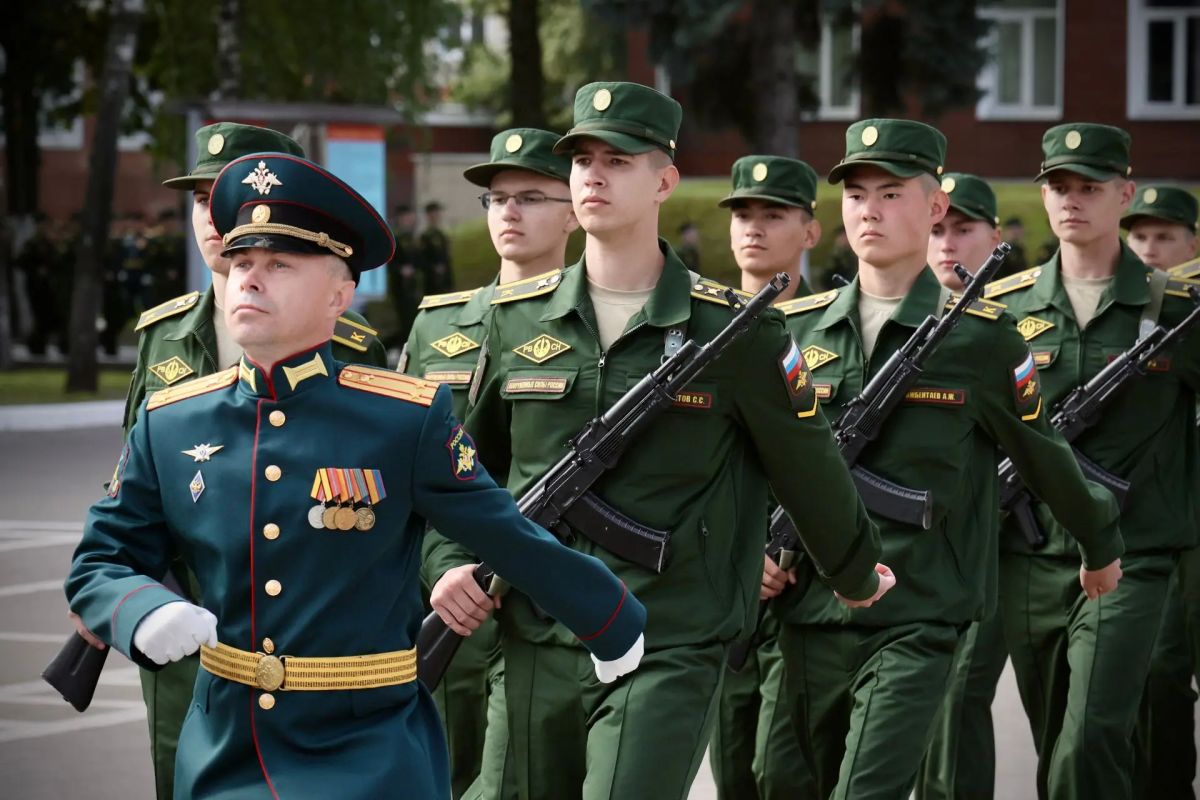 Принял участие в традиционной торжественной церемонии приведения к военной присяге курсантов Военной академии Ракетных войск стратегического назначения имени Петра Великого Принял участие в традиционной торжественной церемонии приведения к военной присяге курсантов Военной академии Ракетных войск стратегического назначения имени Петра Великого
