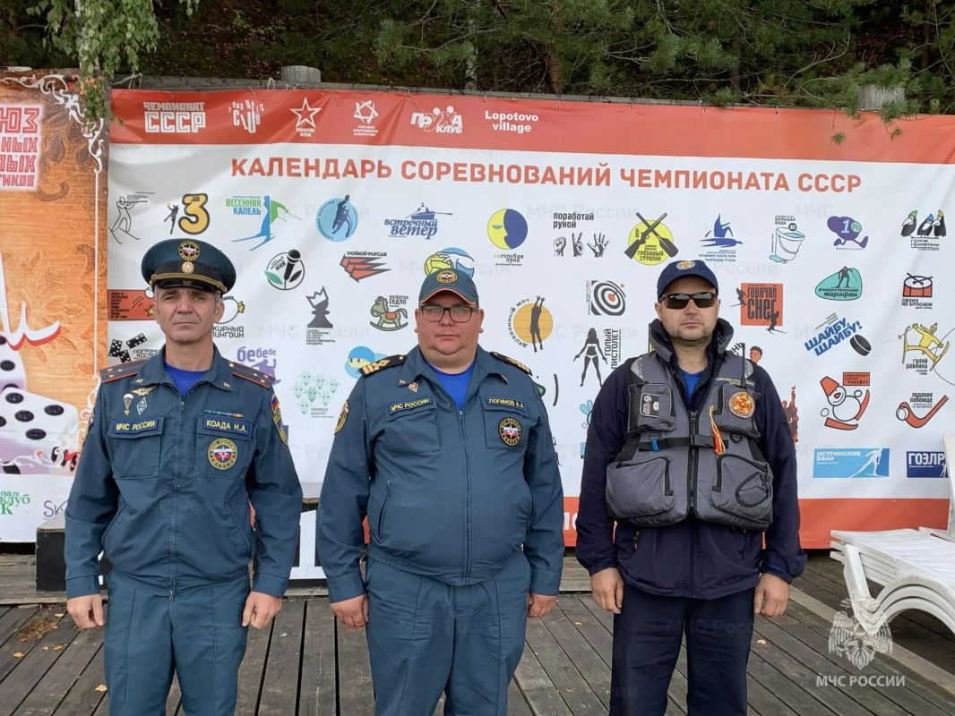 Сотрудники МЧС России обеспечили безопасность заплыва «Большая вода» Сотрудники МЧС России обеспечили безопасность заплыва «Большая вода»