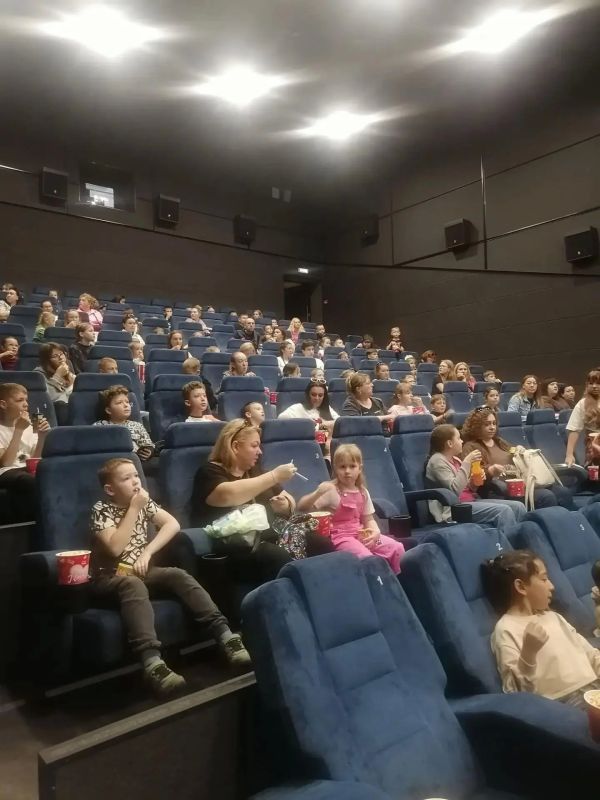 30 августа в кинотеатре «Рассвет» в Ногинске состоялось мероприятие, посвящённое Дню знаний, для детей участников специальной военной операции