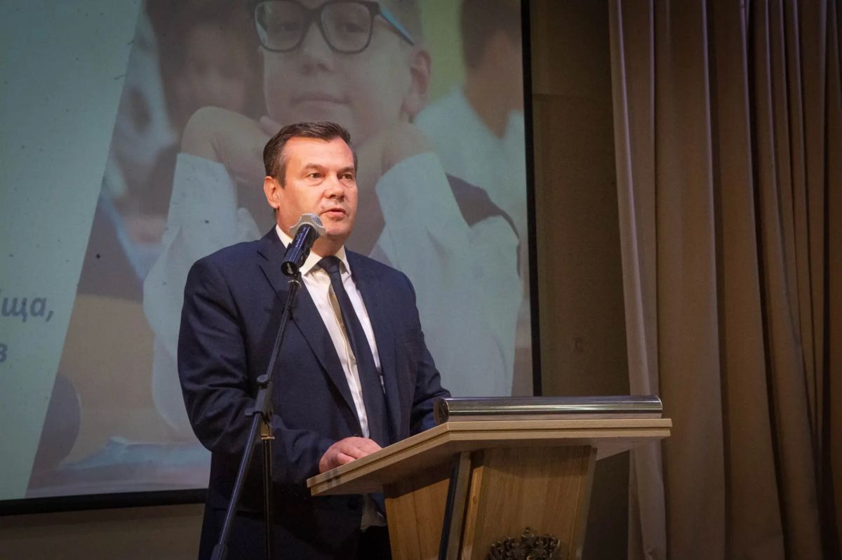 Александр Гречищев: Вместе с депутатом Мособлдумы Екатериной Лобышевой и председателем Совета депутатов округа Николаем Братушковым приняли участие в августовской педагогической конференции