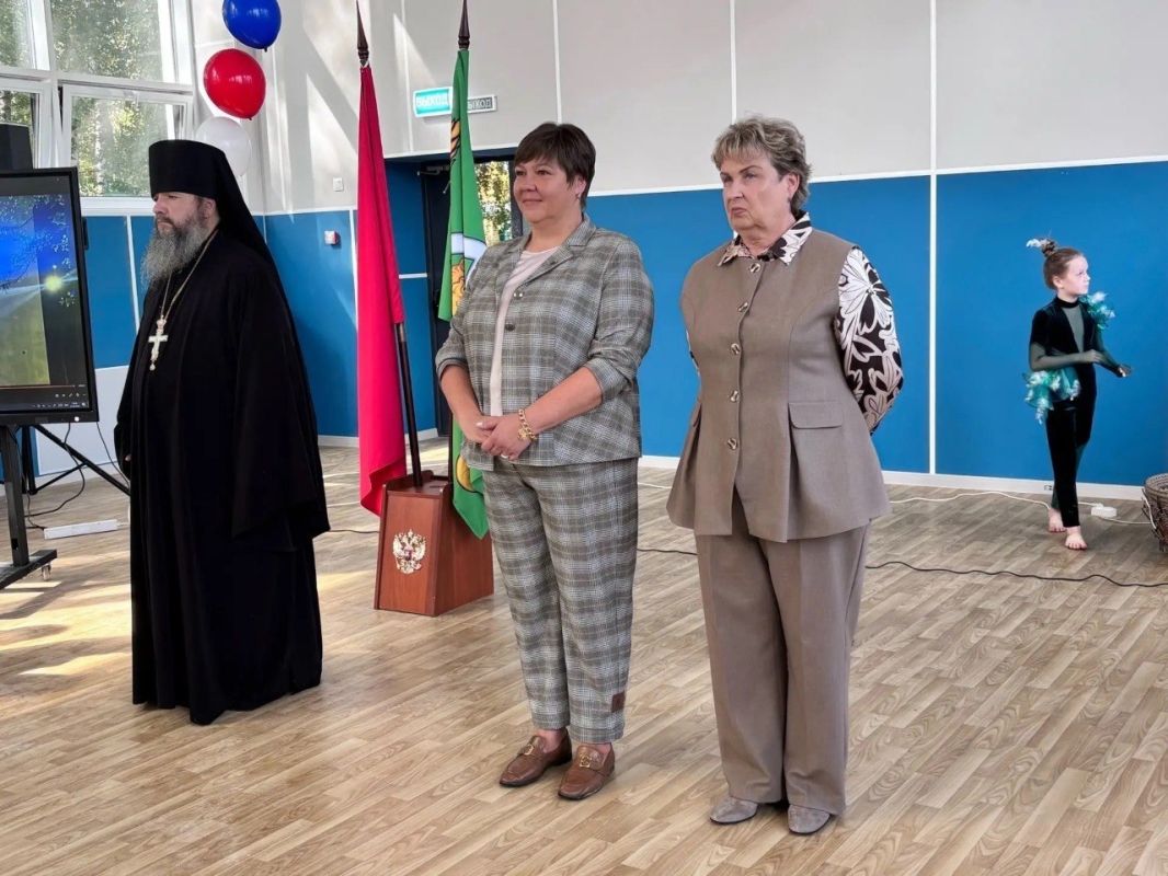 1 сентября после капитального ремонта торжественно открылся третий корпус Софринского образовательного комплекса 1 сентября после капитального ремонта торжественно открылся третий корпус Софринского образовательного комплекса