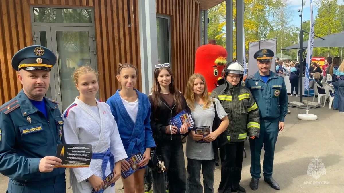 Ступино отметило 88-летие: сотрудники МЧС России устроили для горожан интерактивный праздник безопасности Ступино отметило 88-летие: сотрудники МЧС России устроили для горожан интерактивный праздник безопасности