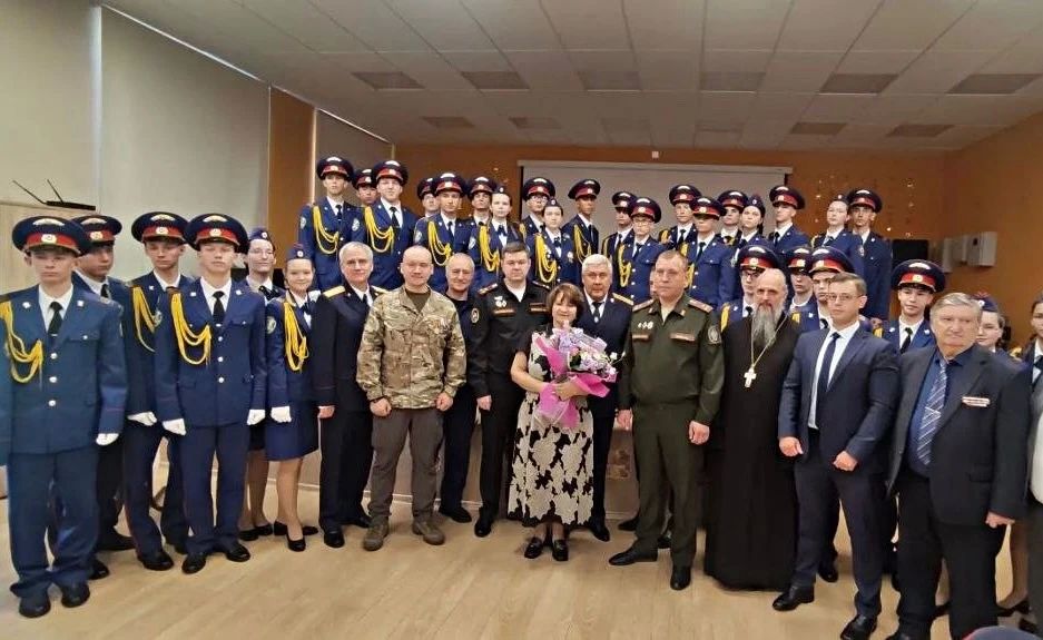 Сотрудники Главного следственного управления поздравили кадет с Днём знаний и началом нового учебного года