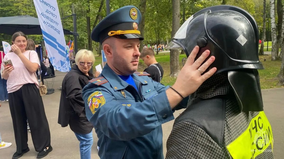 Ступино отметило 88-летие: сотрудники МЧС России устроили для горожан интерактивный праздник безопасности Ступино отметило 88-летие: сотрудники МЧС России устроили для горожан интерактивный праздник безопасности