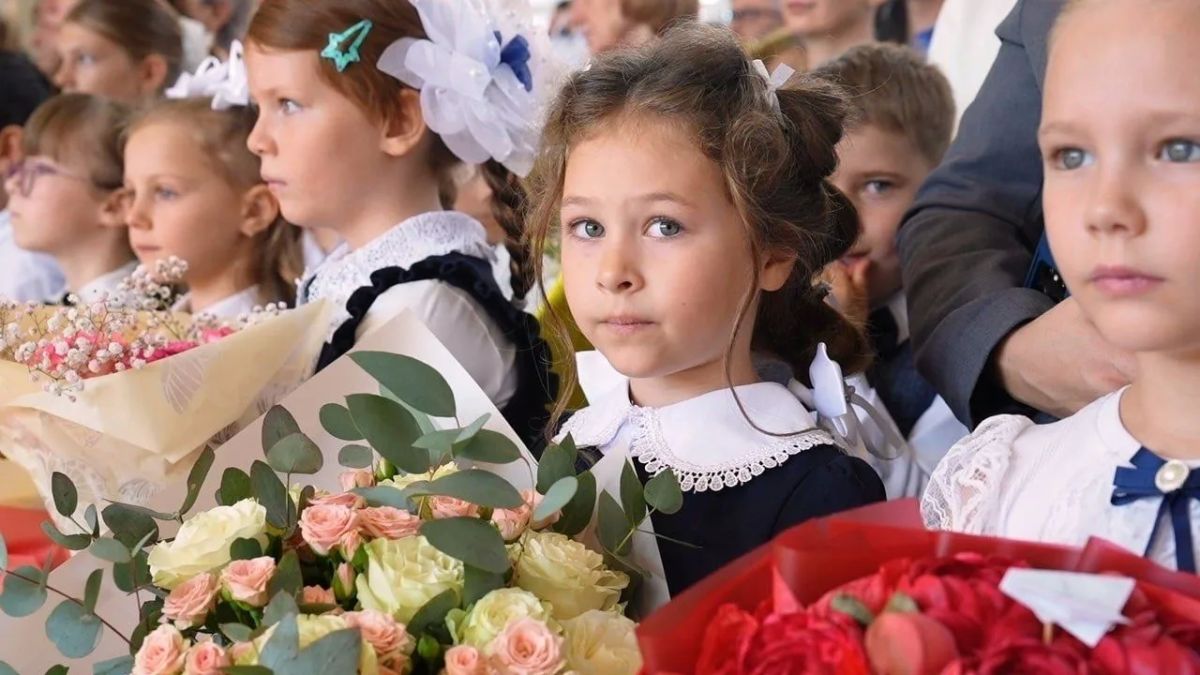 Первый заместитель главы округа Андрей Морозов принял участие в школьной линейке в Образовательном комплексе № 11 в Новом Пушкино Первый заместитель главы округа Андрей Морозов принял участие в школьной линейке в Образовательном комплексе № 11 в Новом Пушкино