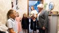 Многодетная семья Люберец получила подарочный набор ко Дню знаний