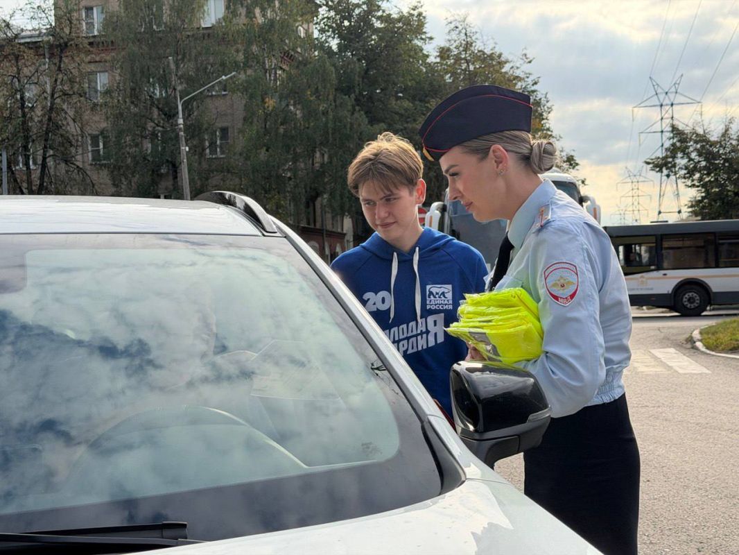 Начался новый учебный год, и подмосковная Госавтоинспекция продолжает непрерывную работу в рамках всеобластного комплексного мероприятия «Внимание — дети!» Начался новый учебный год, и подмосковная Госавтоинспекция продолжает непрерывную работу в рамках всеобластного комплексного мероприятия «Внимание — дети!»