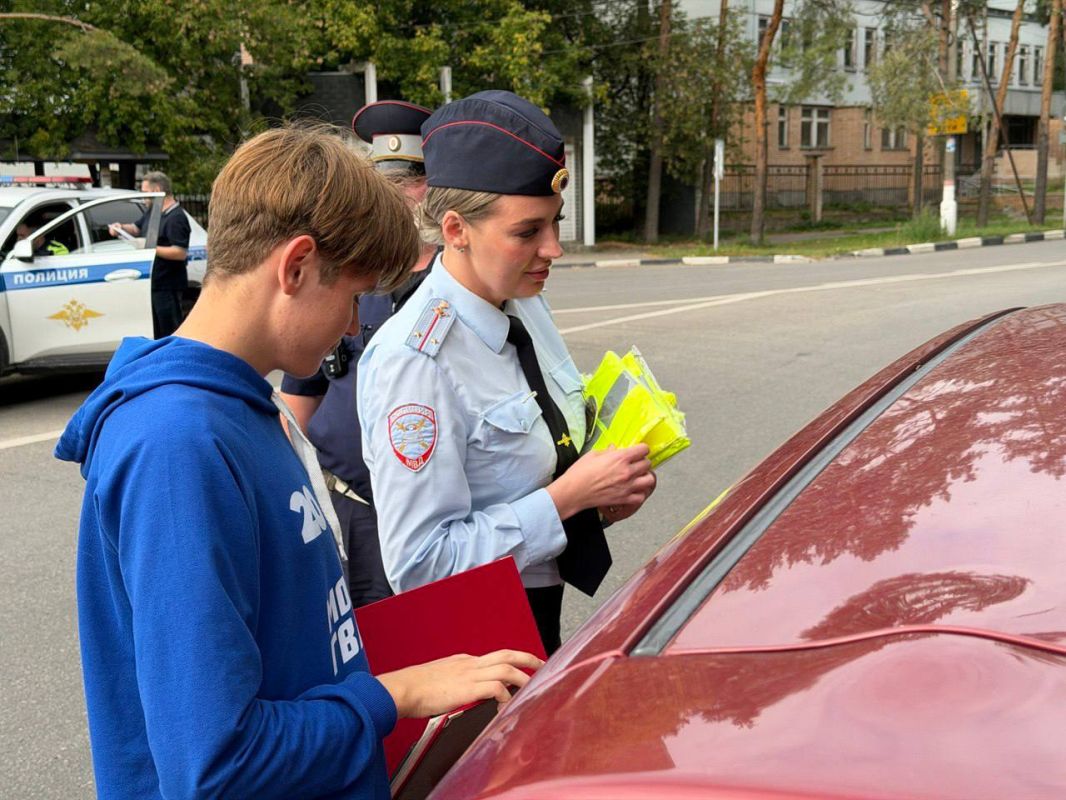 Начался новый учебный год, и подмосковная Госавтоинспекция продолжает непрерывную работу в рамках всеобластного комплексного мероприятия «Внимание — дети!» Начался новый учебный год, и подмосковная Госавтоинспекция продолжает непрерывную работу в рамках всеобластного комплексного мероприятия «Внимание — дети!»