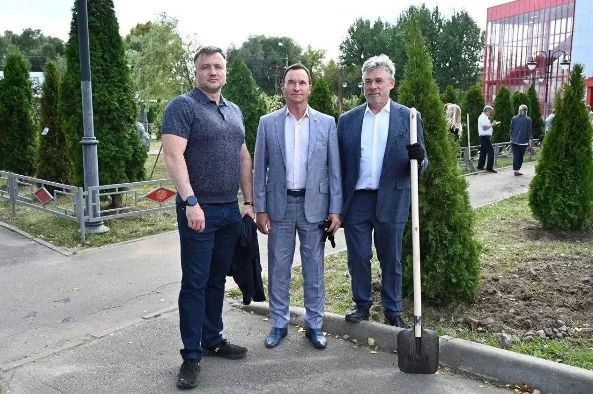 В сквере имени Н.А. Калинина появилась «Аллея науки» В сквере имени Н.А. Калинина появилась «Аллея науки»