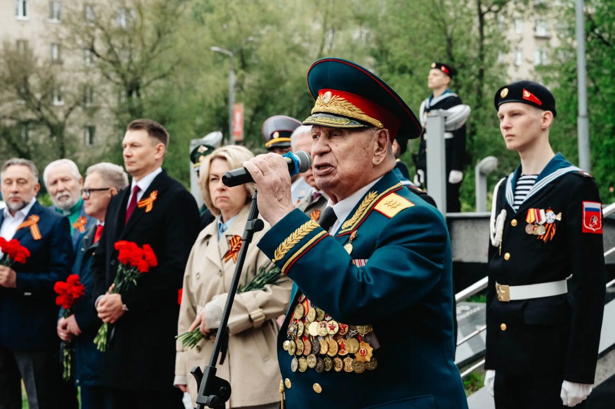 Сегодня 90-летний юбилей отмечает Иван Сергеевич Морозов – генерал-полковник, Почётный гражданин Домодедово и человек, к которому домодедовцы относятся с большим уважением Сегодня 90-летний юбилей отмечает Иван Сергеевич Морозов – генерал-полковник, Почётный гражданин Домодедово и человек, к которому домодедовцы относятся с большим уважением