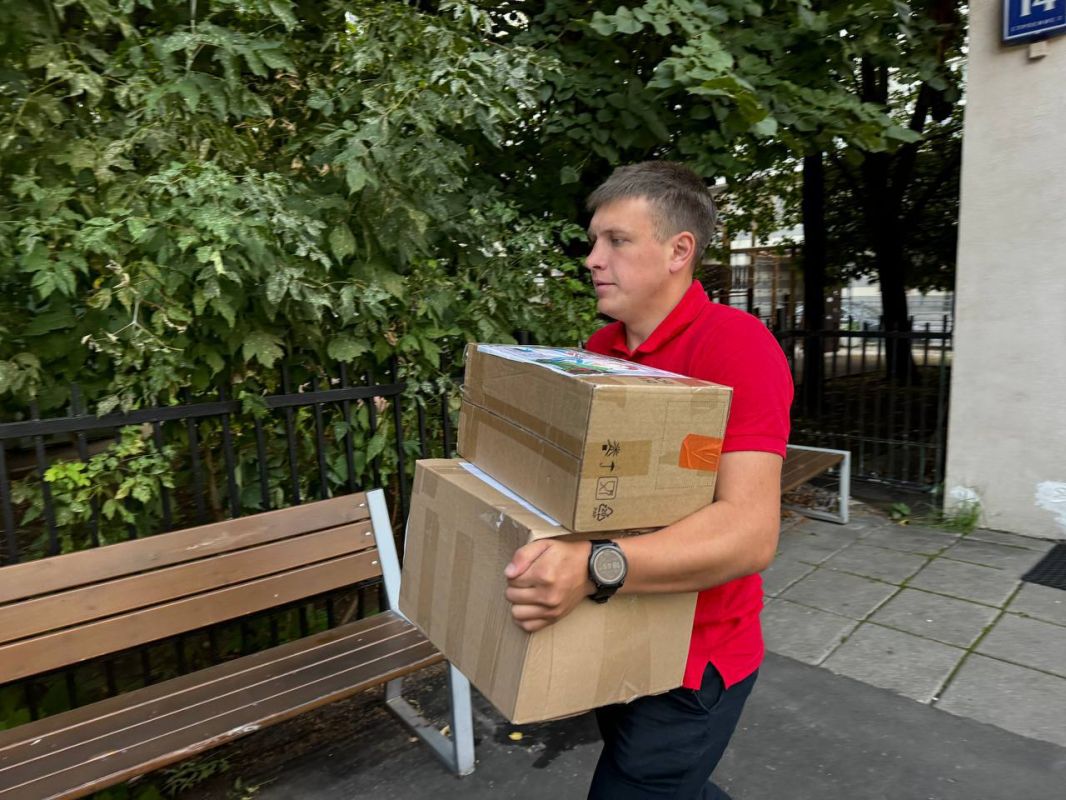 Волонтёры Московской области собрали полезный груз для бойцов Волонтёры Московской области собрали полезный груз для бойцов