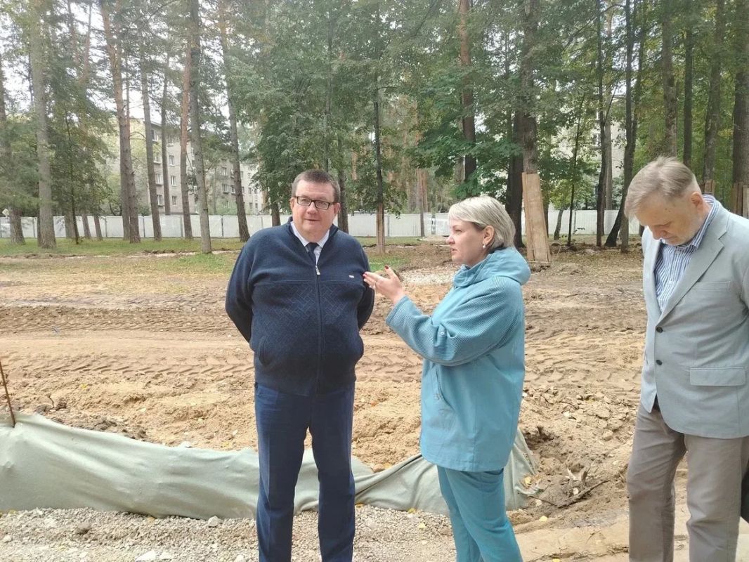 ПРОТВИНО. Как депутат Московской областной Думы принял участие в мониторинге благоустройства сквера «Мирабель» ПРОТВИНО. Как депутат Московской областной Думы принял участие в мониторинге благоустройства сквера «Мирабель»