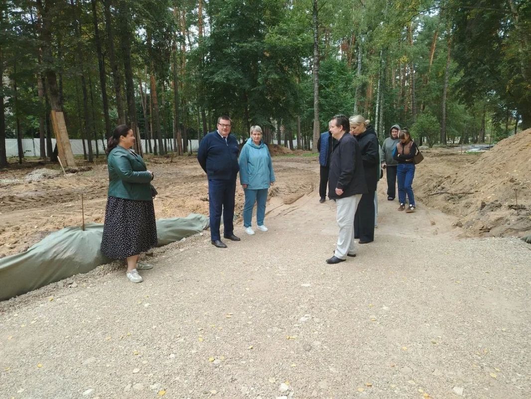 ПРОТВИНО. Как депутат Московской областной Думы принял участие в мониторинге благоустройства сквера «Мирабель» ПРОТВИНО. Как депутат Московской областной Думы принял участие в мониторинге благоустройства сквера «Мирабель»