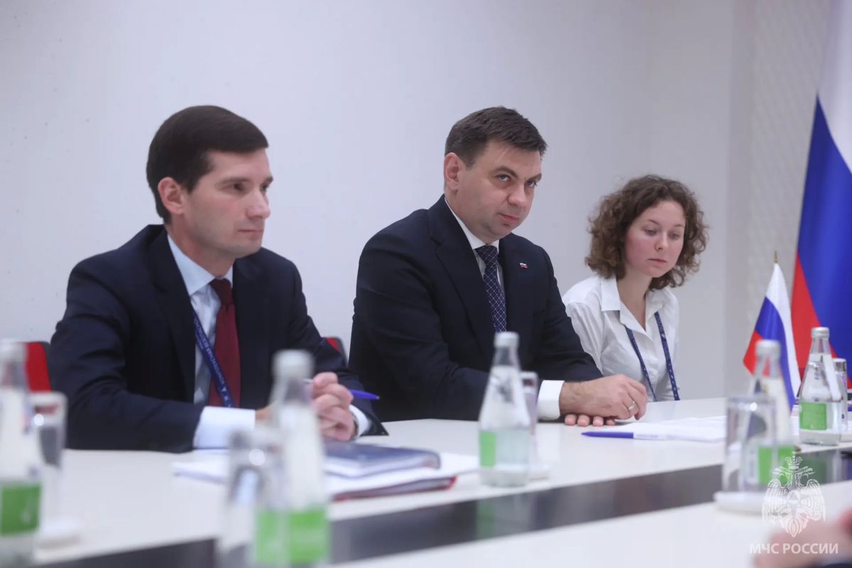 Заместитель Министра МЧС России Роман Курынин провел встречу с главой гражданской обороны Ливана в Казани Заместитель Министра МЧС России Роман Курынин провел встречу с главой гражданской обороны Ливана в Казани