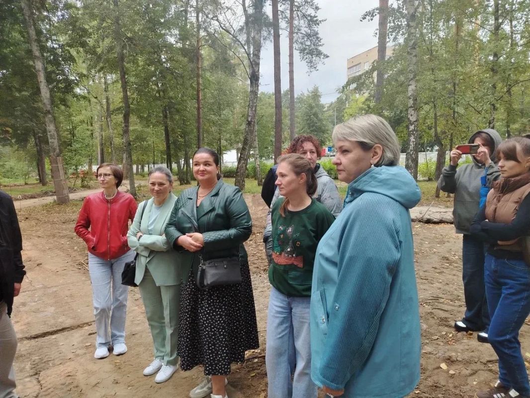 ПРОТВИНО. Как депутат Московской областной Думы принял участие в мониторинге благоустройства сквера «Мирабель» ПРОТВИНО. Как депутат Московской областной Думы принял участие в мониторинге благоустройства сквера «Мирабель»