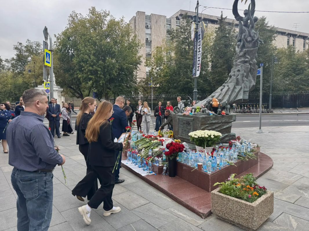 В ПАМЯТЬ О ЖЕРТВАХ ТРАГЕДИЙ В ПАМЯТЬ О ЖЕРТВАХ ТРАГЕДИЙ