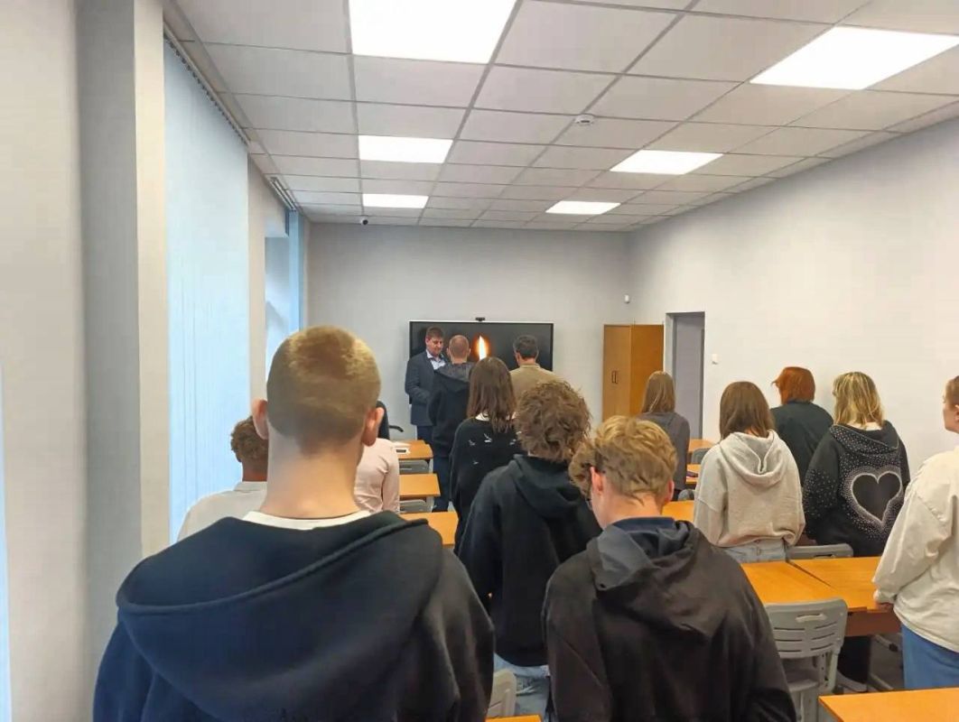 В Подольском информационно-технологическом колледже прошел урок памяти о трагедии в Беслане В Подольском информационно-технологическом колледже прошел урок памяти о трагедии в Беслане
