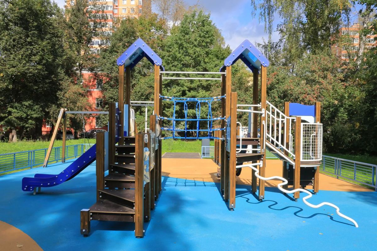 Юные жители Королёва оценили новые детские площадки Юные жители Королёва оценили новые детские площадки