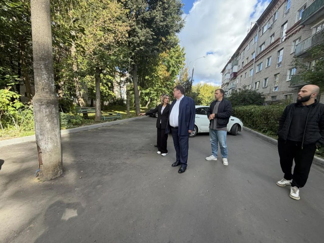 Заместитель главы городского округа Подольск Евгений Градсков провёл плановый обход территории в микрорайоне Ивановский Заместитель главы городского округа Подольск Евгений Градсков провёл плановый обход территории в микрорайоне Ивановский