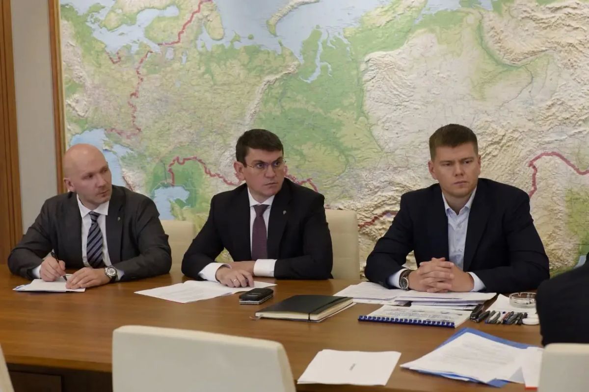 Глава Минстроя России Ирек Файзуллин провел совещание по вопросам развития стройкомплекса Московской области Глава Минстроя России Ирек Файзуллин провел совещание по вопросам развития стройкомплекса Московской области