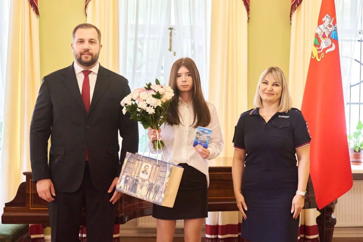 Михаил Собакин: В преддверии Дня города в старинной усадьбе «Лопасня-Зачатьевское» вручили паспорта нашим юным жителям Михаил Собакин: В преддверии Дня города в старинной усадьбе «Лопасня-Зачатьевское» вручили паспорта нашим юным жителям