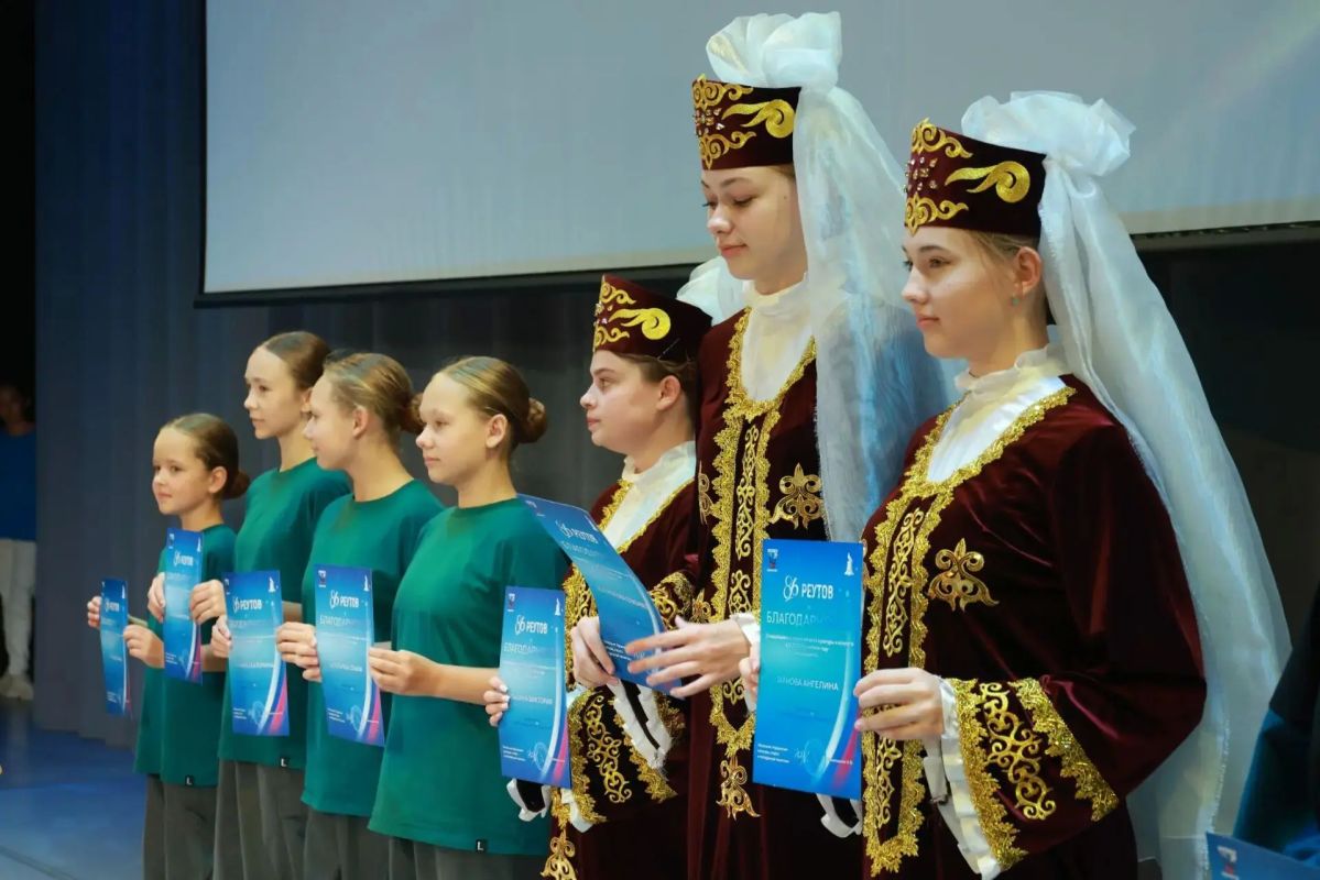 В Реутове наградили талантливую молодежь и их наставников В Реутове наградили талантливую молодежь и их наставников