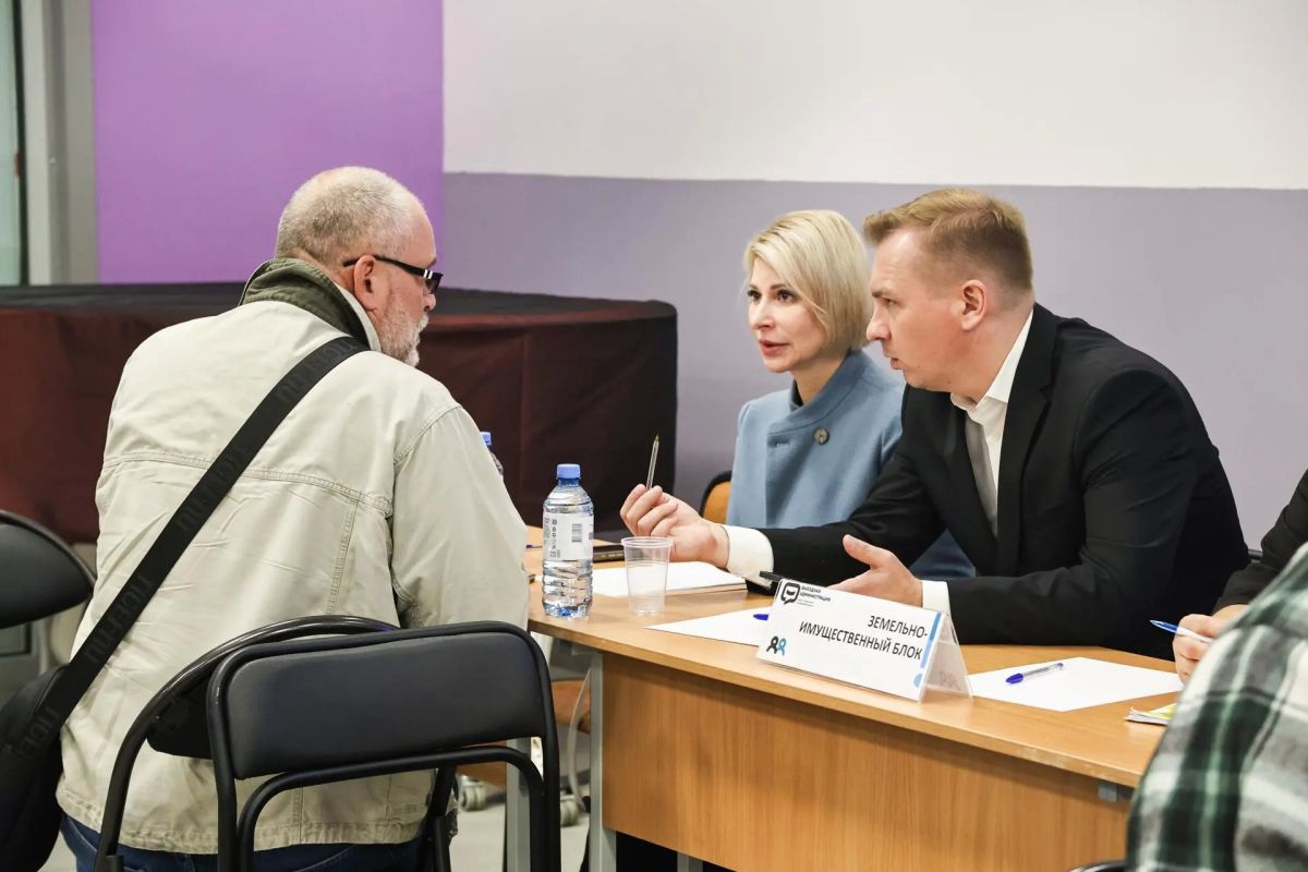 В ЦКР «Гармония» прошёл выездной приём администрации В ЦКР «Гармония» прошёл выездной приём администрации