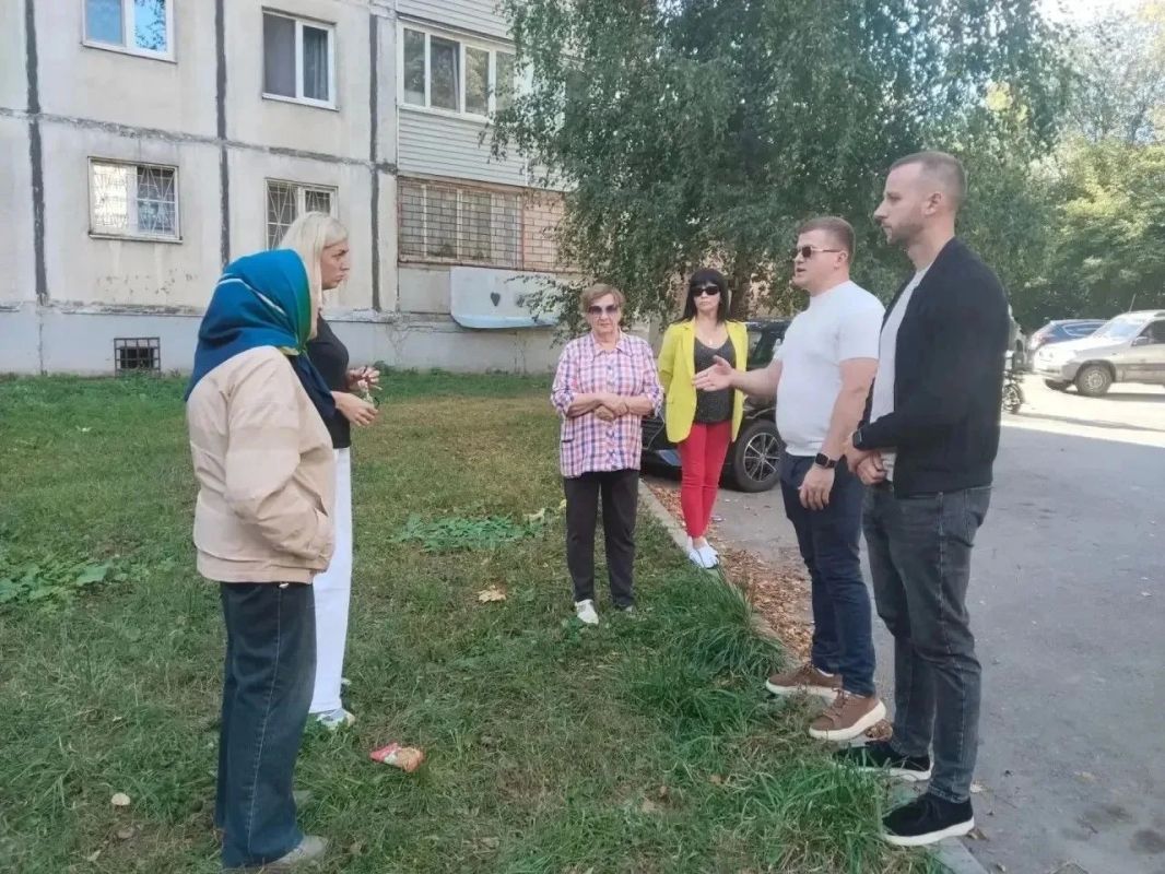 В муниципалитете продолжаются еженедельные обходы территорий В муниципалитете продолжаются еженедельные обходы территорий