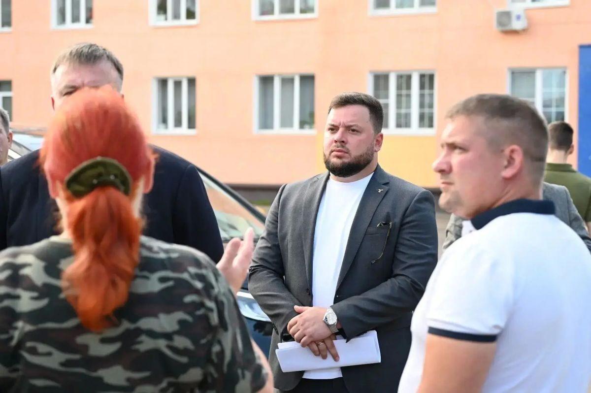 В рамках мониторинга исполнения ранее выданных поручений глава городского округа Серпухов Алексей Шимко провел рабочий выезд на улицу Крюкова В рамках мониторинга исполнения ранее выданных поручений глава городского округа Серпухов Алексей Шимко провел рабочий выезд на улицу Крюкова