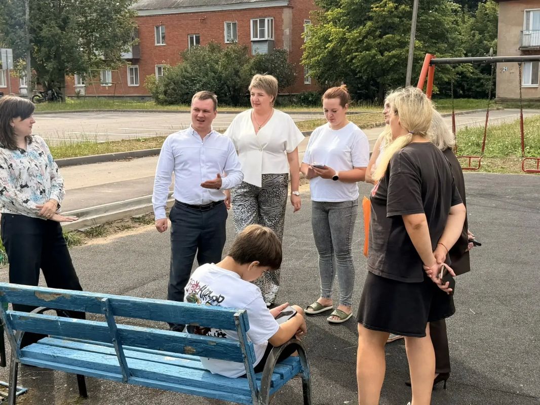 В муниципалитете продолжаются еженедельные обходы территорий В муниципалитете продолжаются еженедельные обходы территорий