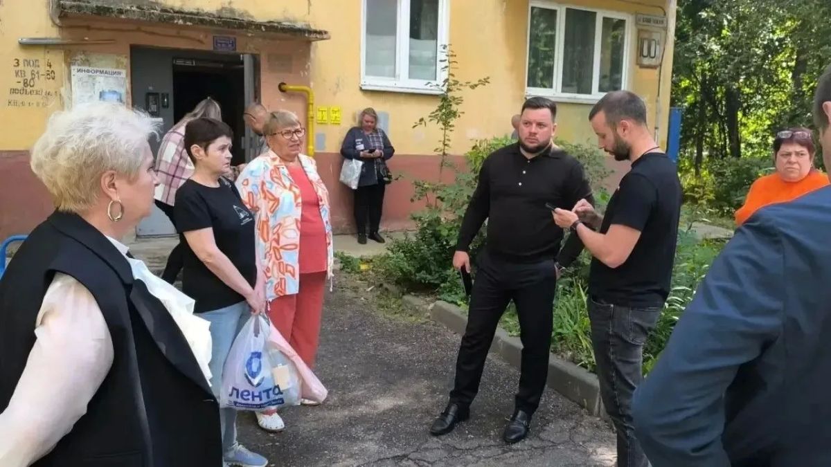 В муниципалитете продолжаются еженедельные обходы территорий В муниципалитете продолжаются еженедельные обходы территорий