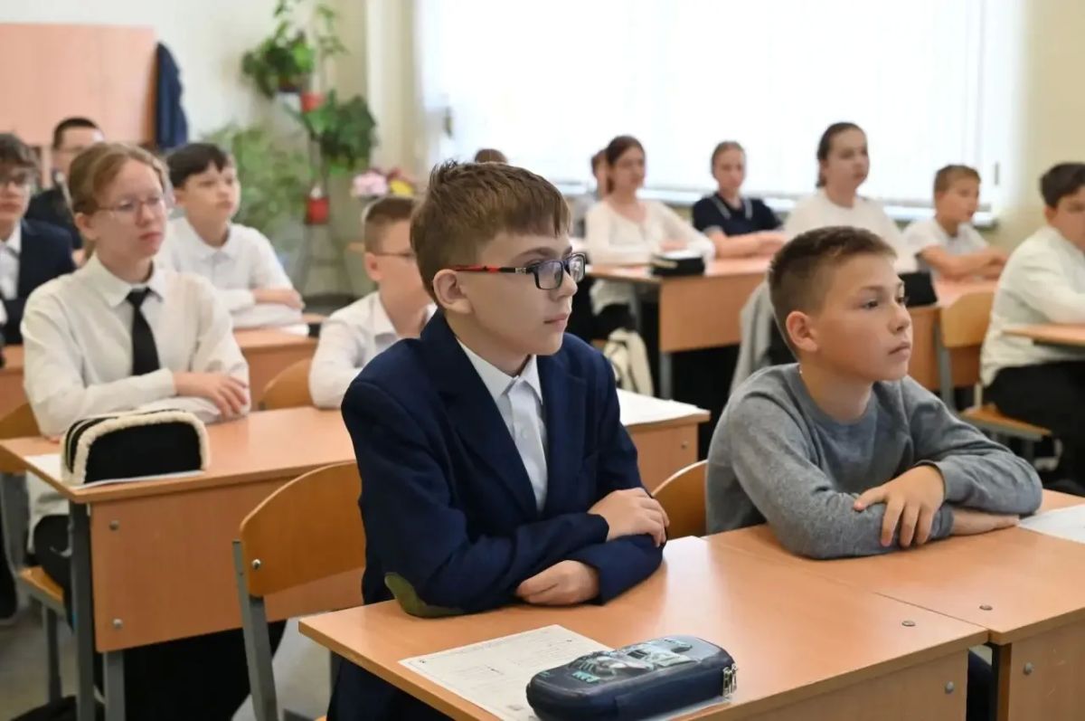 В школах Южного Подмосковья проводят классные часы «Антивейп» В школах Южного Подмосковья проводят классные часы «Антивейп»