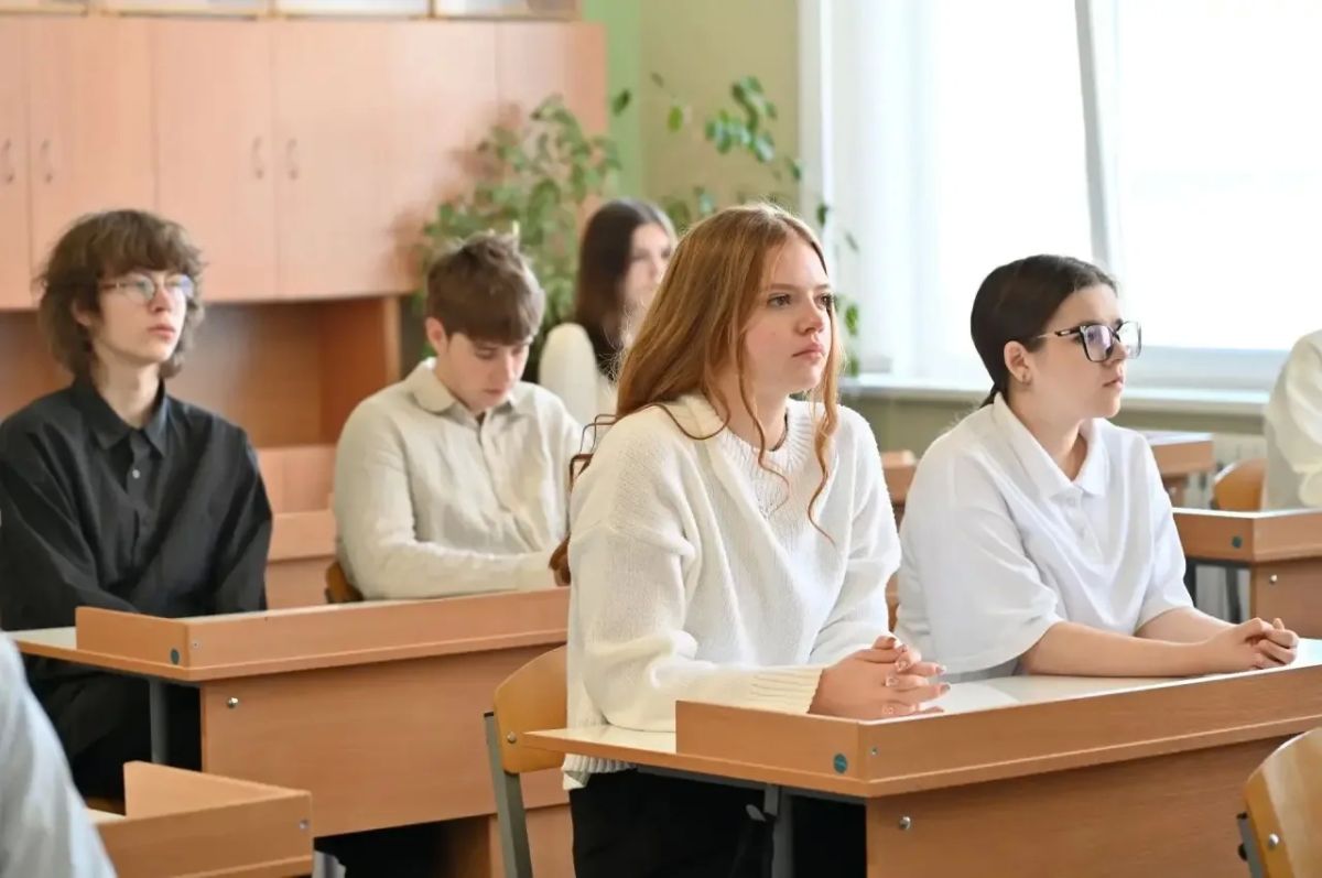 В школах Южного Подмосковья проводят классные часы «Антивейп» В школах Южного Подмосковья проводят классные часы «Антивейп»