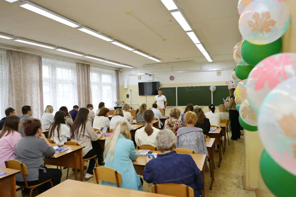 Александр Легков оценил организацию учебного процесса в мытищинском лицее Александр Легков оценил организацию учебного процесса в мытищинском лицее