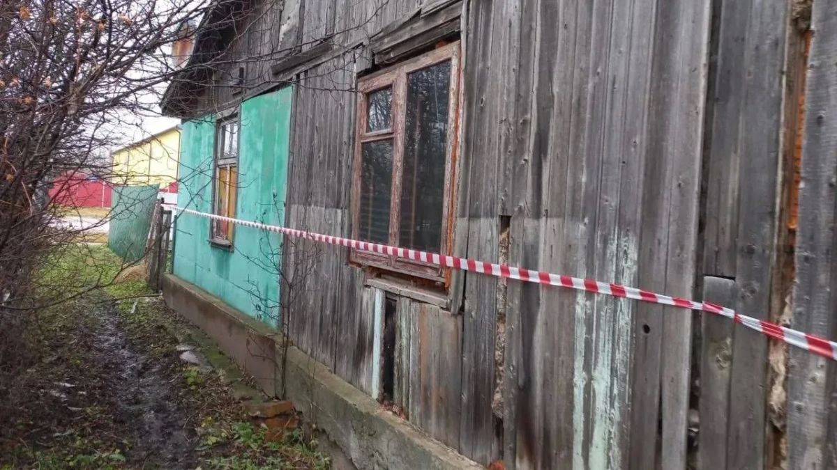 В Серебряных Прудах снесли аварийный барак В Серебряных Прудах снесли аварийный барак