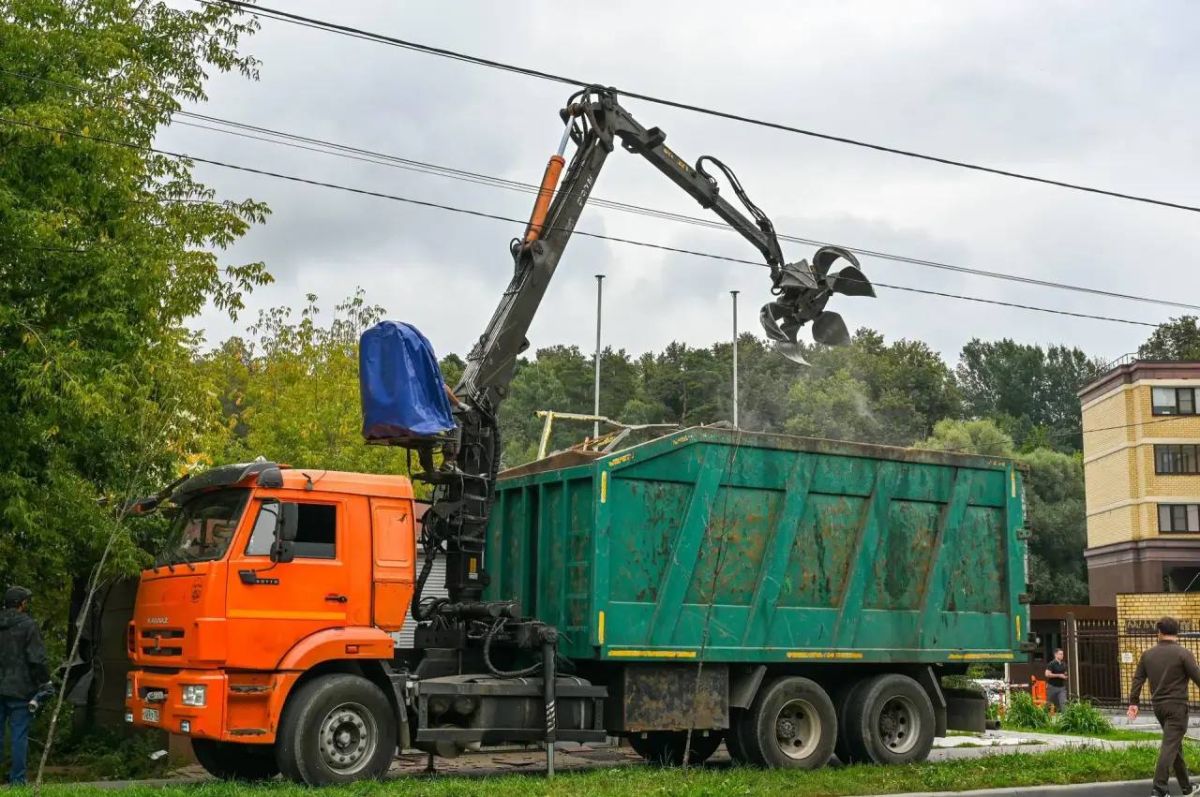 В Ленинском городском округе продолжается работа по демонтажу незаконно размещенных нестационарных торговых объектов В Ленинском городском округе продолжается работа по демонтажу незаконно размещенных нестационарных торговых объектов