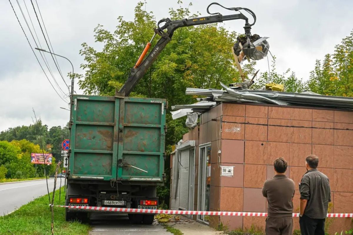 В Ленинском городском округе продолжается работа по демонтажу незаконно размещенных нестационарных торговых объектов